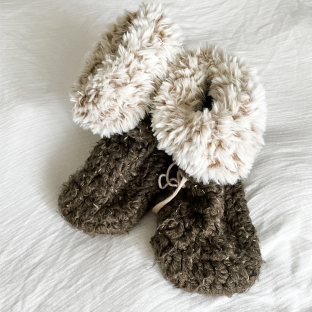 Foldover Sheepskin Booties/ Toddler Slippers | I’m in the Loop | Size 9